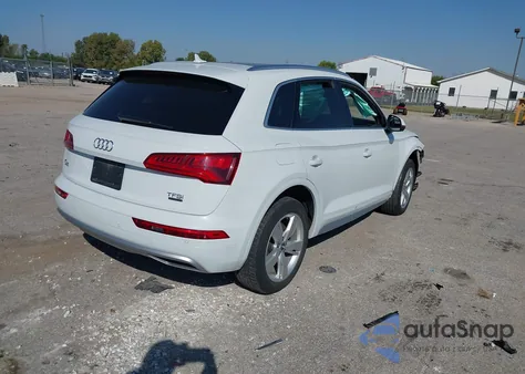 2018 Audi Q5 2.0T Premium/2.0T Tech Premium z USA, uszkodzony, nr VIN WA1CNAFY5J2169254